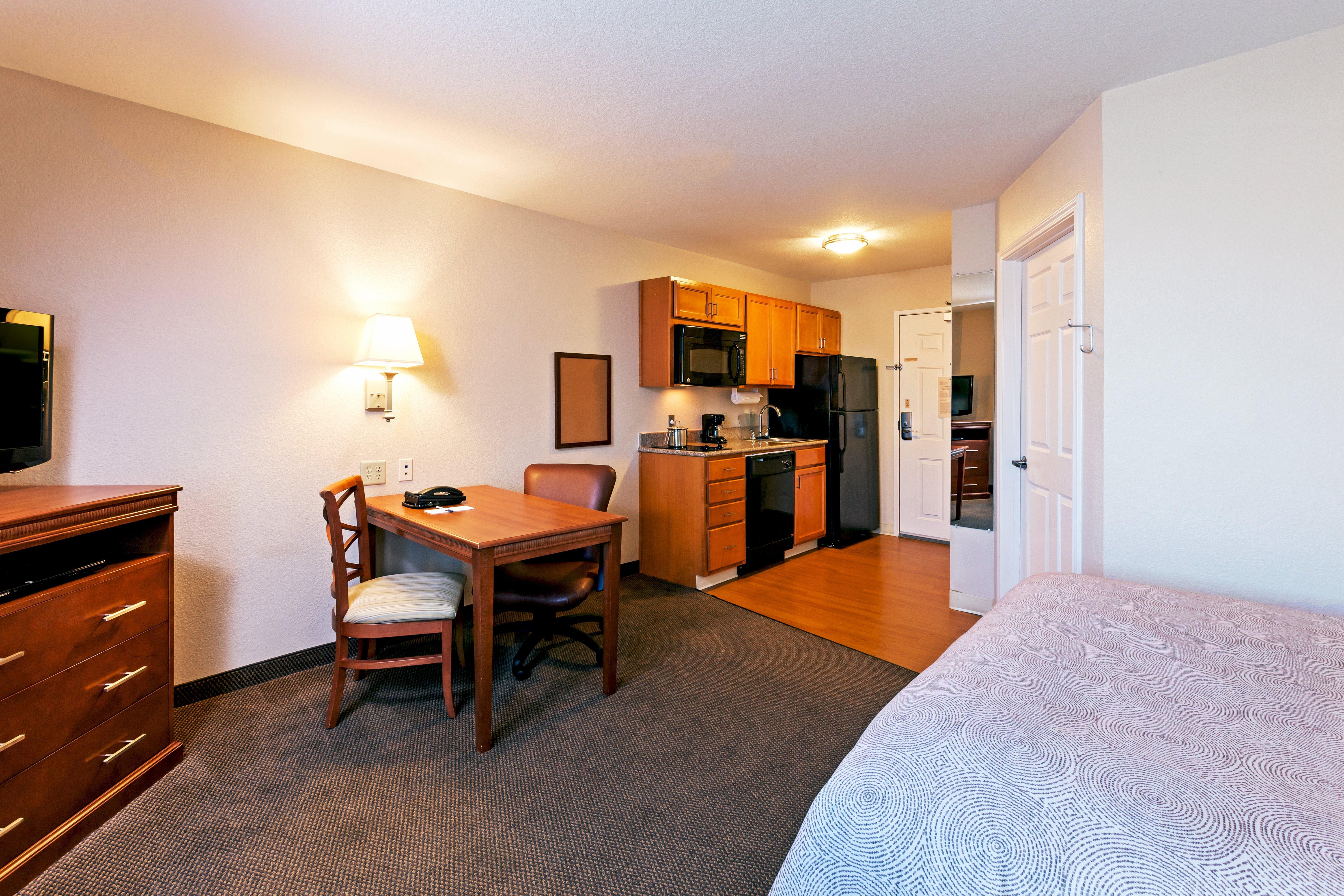 Candlewood Suites Pearland By Ihg Exterior photo