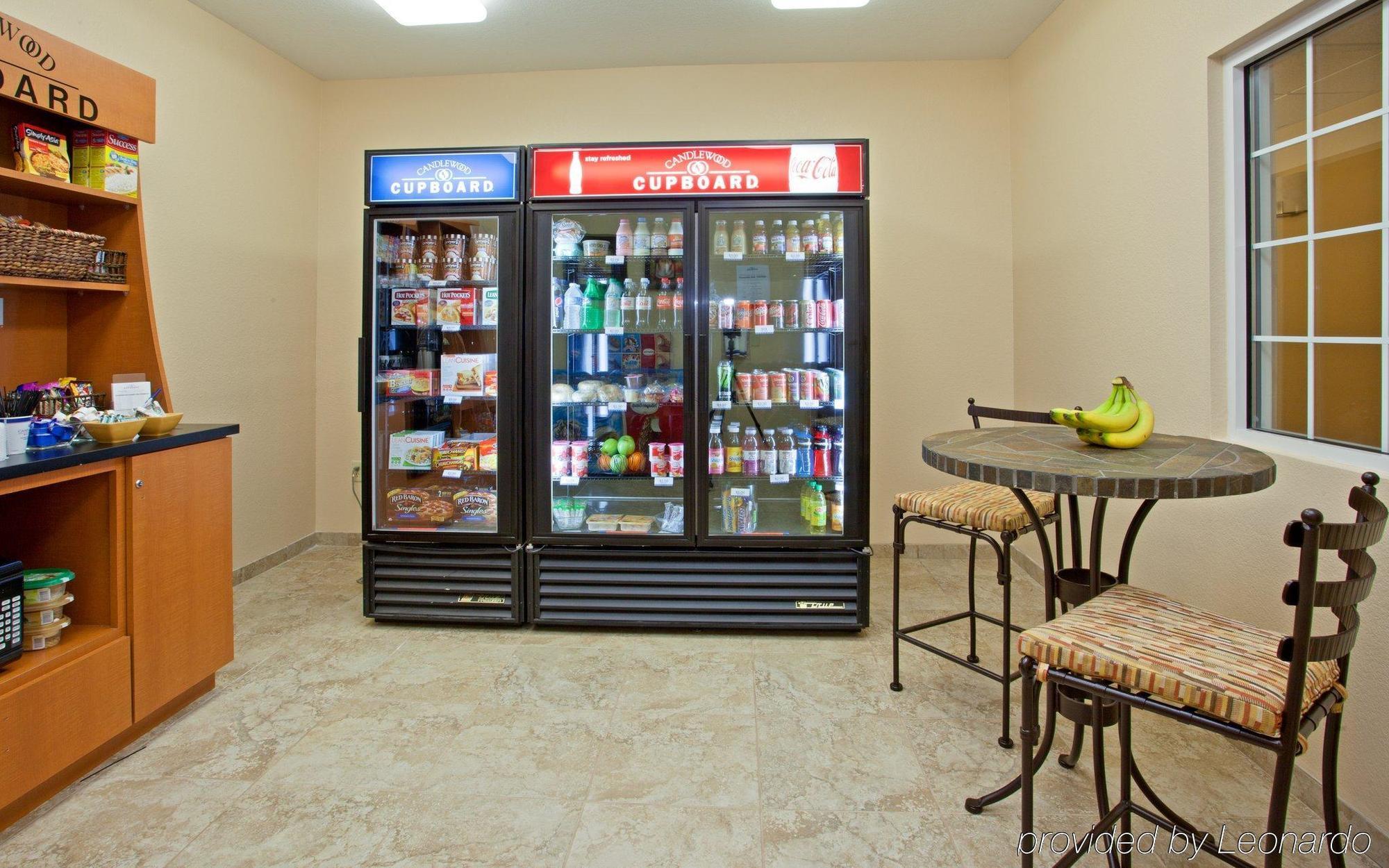 Candlewood Suites Pearland By Ihg Restaurant photo