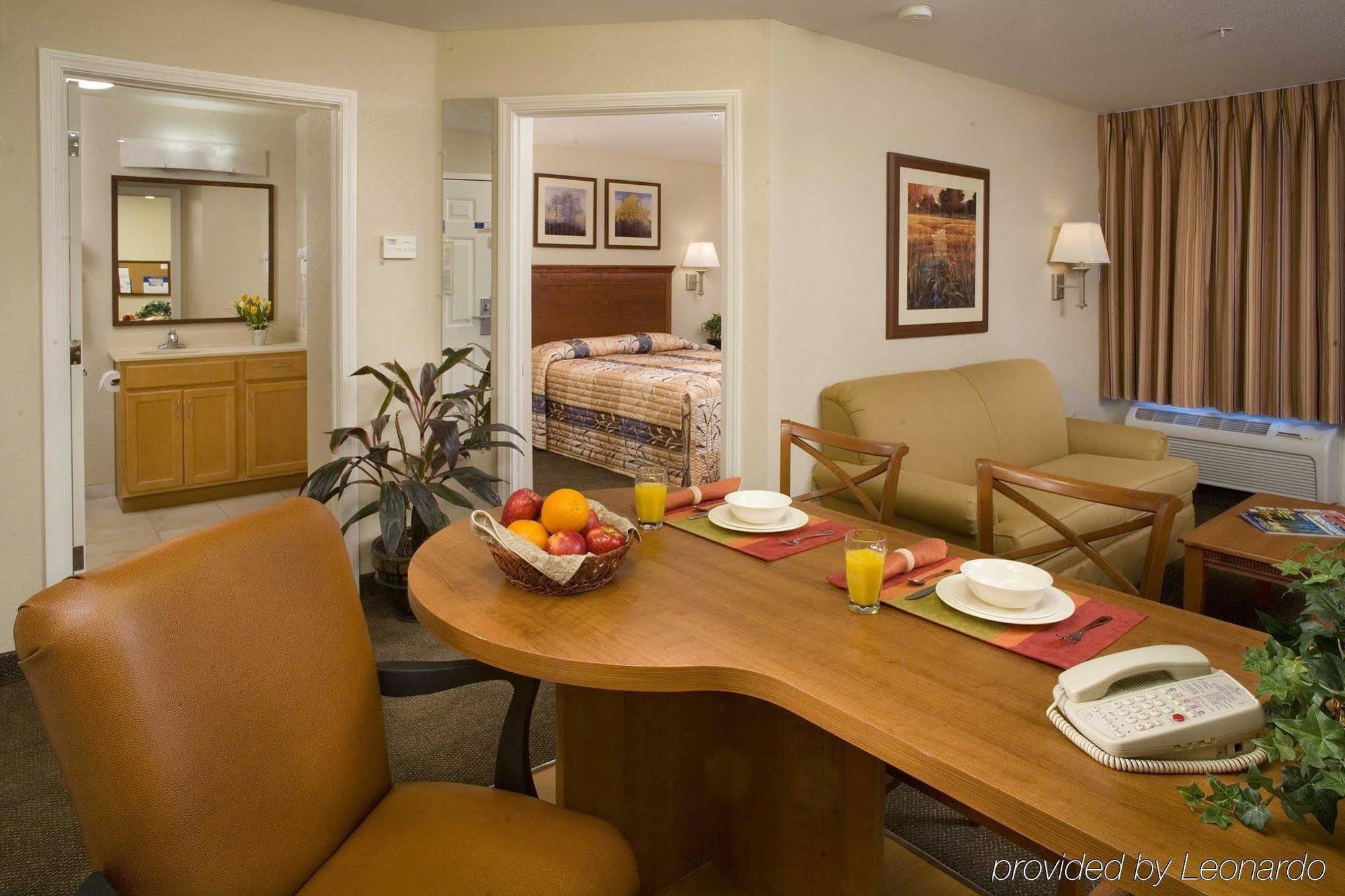 Candlewood Suites Pearland By Ihg Room photo
